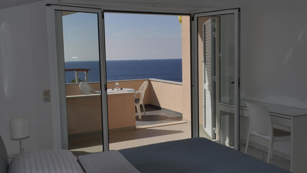 רוגוזניצה Direkt Am Meer-Apartments Puntaplanka מראה חיצוני תמונה